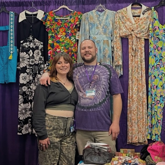 RIPE VINTAGE 🍑 TASTEFULLY CURATED 🧡 - Picture 2 of 4